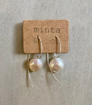 FRESHWATER PEARL HOOK EARRING